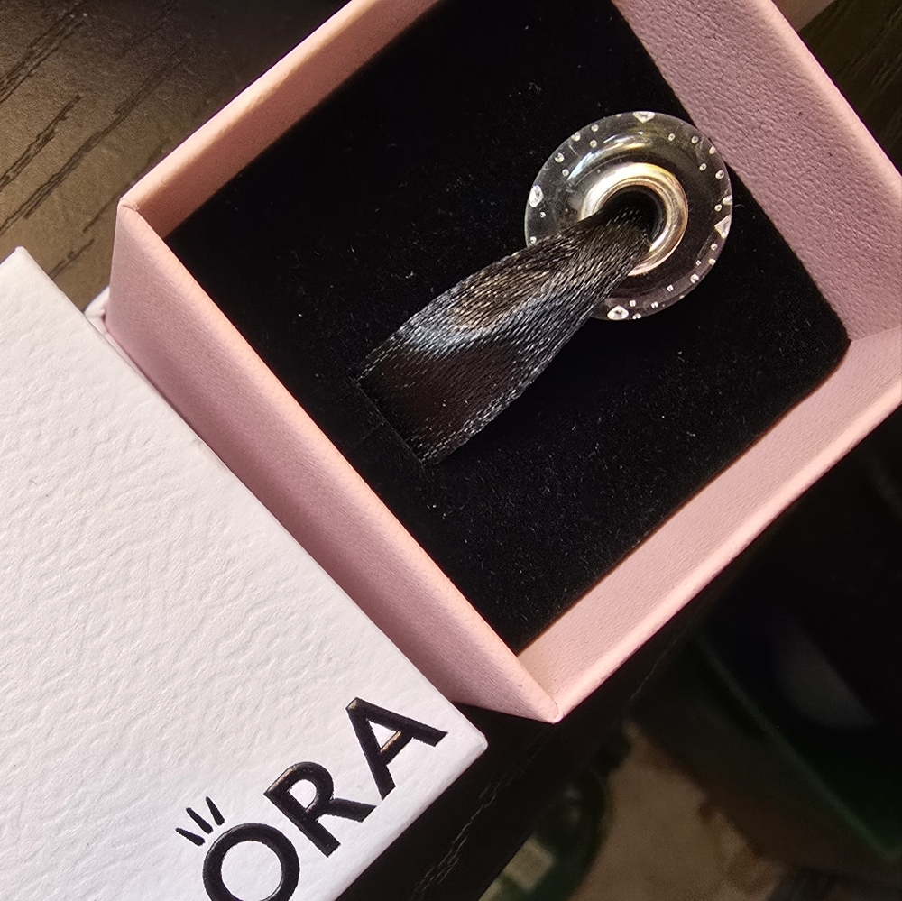 PANDORA White Murano Glass Bead With Sparkle, Silver Core. In Box. - Picture 2 of 4